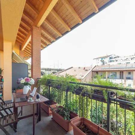 Spacious & Stylish 1-bedroom With Terrace Appartement *