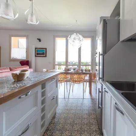 Spacious & Stylish 1-bedroom With Terrace * Milaan
